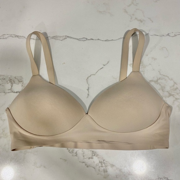 Uniqlo Seamless Tan Bra Small - Picture 1 of 3